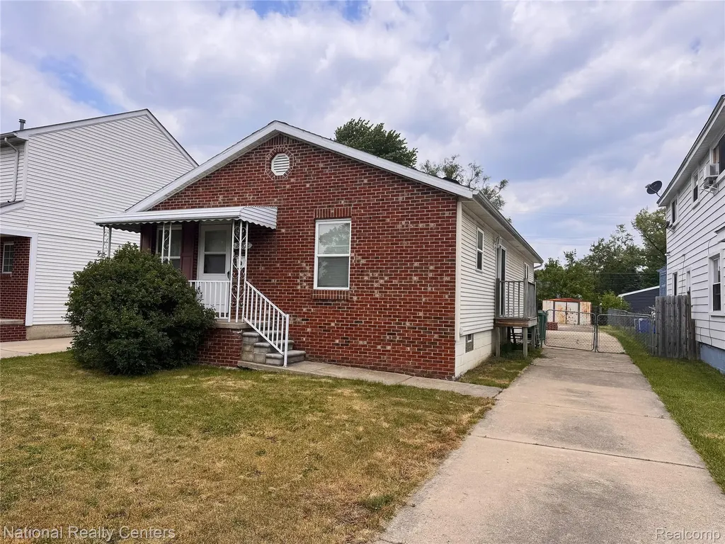 28802 Birchlawn Street Garden City City MI 48135