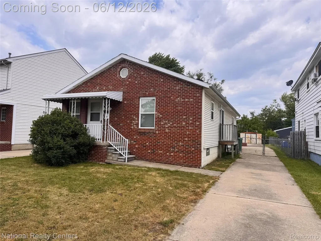 28802 Birchlawn Street Garden City City MI 48135