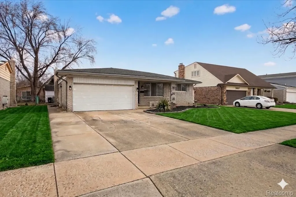 2995 Groves Drive Sterling Heights City MI 48310