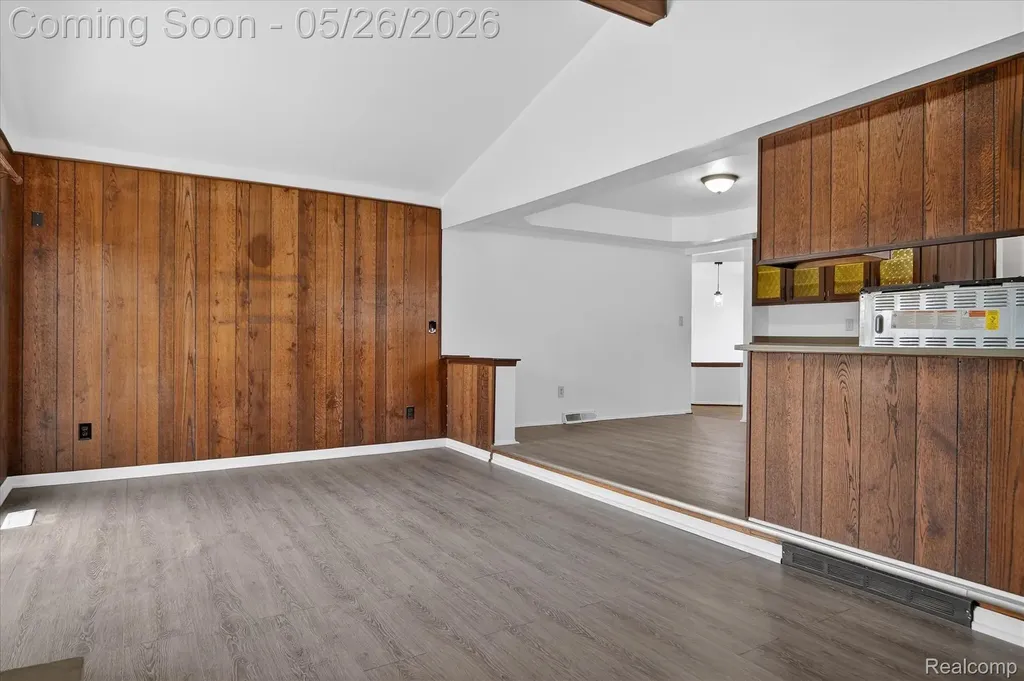 2995 Groves Drive Sterling Heights City MI 48310