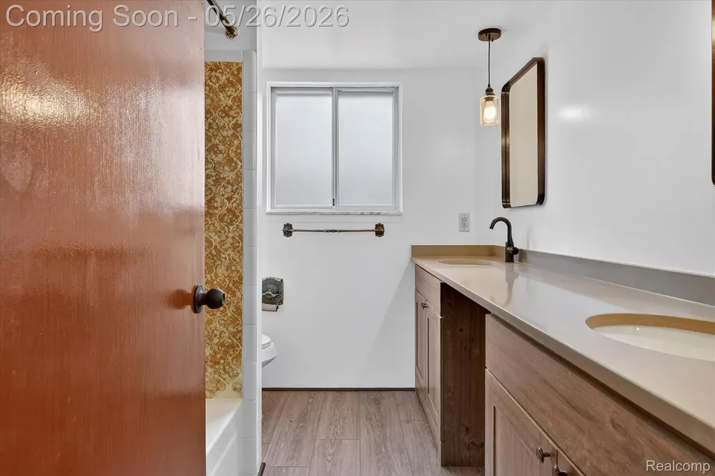 2995 Groves Drive Sterling Heights City MI 48310