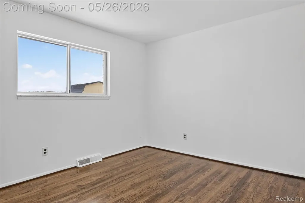 2995 Groves Drive Sterling Heights City MI 48310