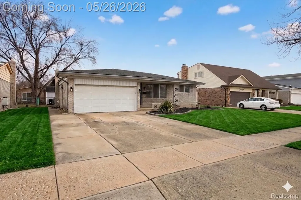 2995 Groves Drive Sterling Heights City MI 48310