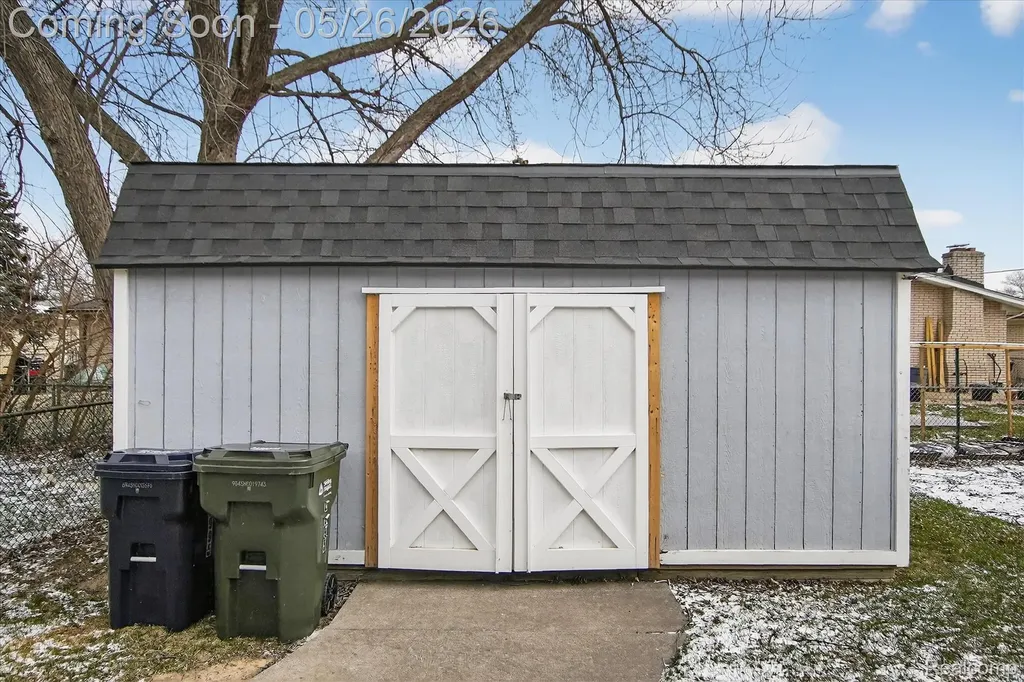 2995 Groves Drive Sterling Heights City MI 48310