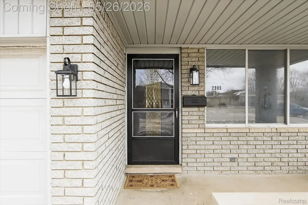 2995 Groves Drive Sterling Heights City MI 48310