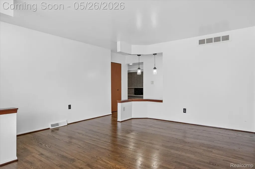 2995 Groves Drive Sterling Heights City MI 48310