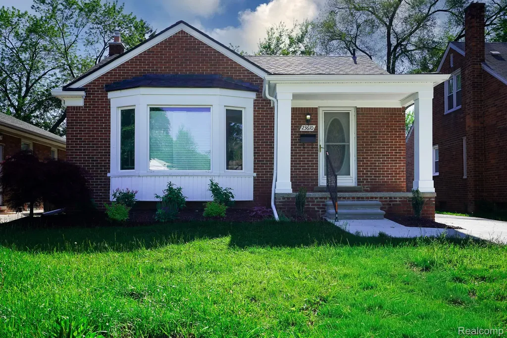 23610 Morton Street Oak Park City MI 48237