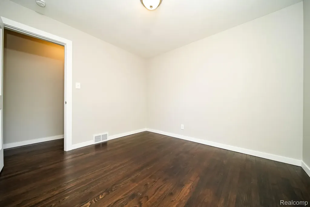 23610 Morton Street Oak Park City MI 48237