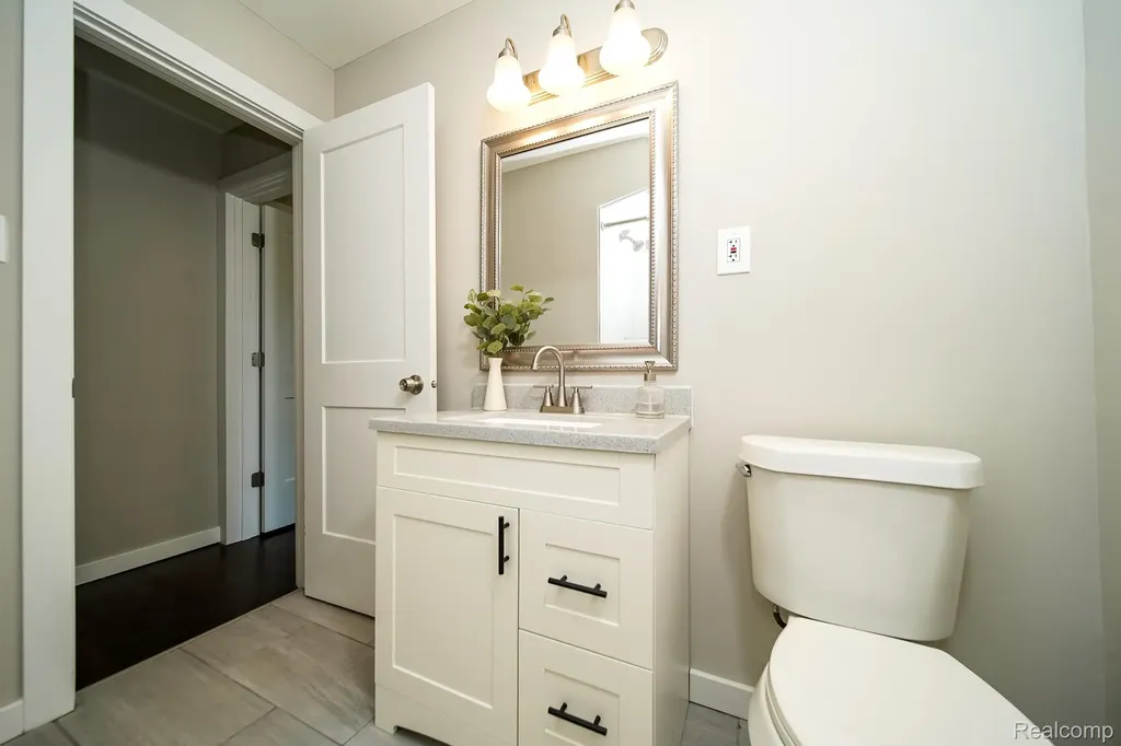 23610 Morton Street Oak Park City MI 48237