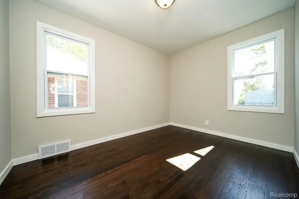 23610 Morton Street Oak Park City MI 48237