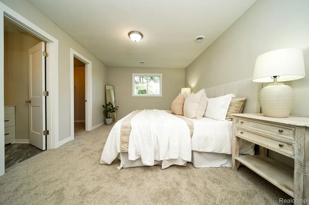 23610 Morton Street Oak Park City MI 48237