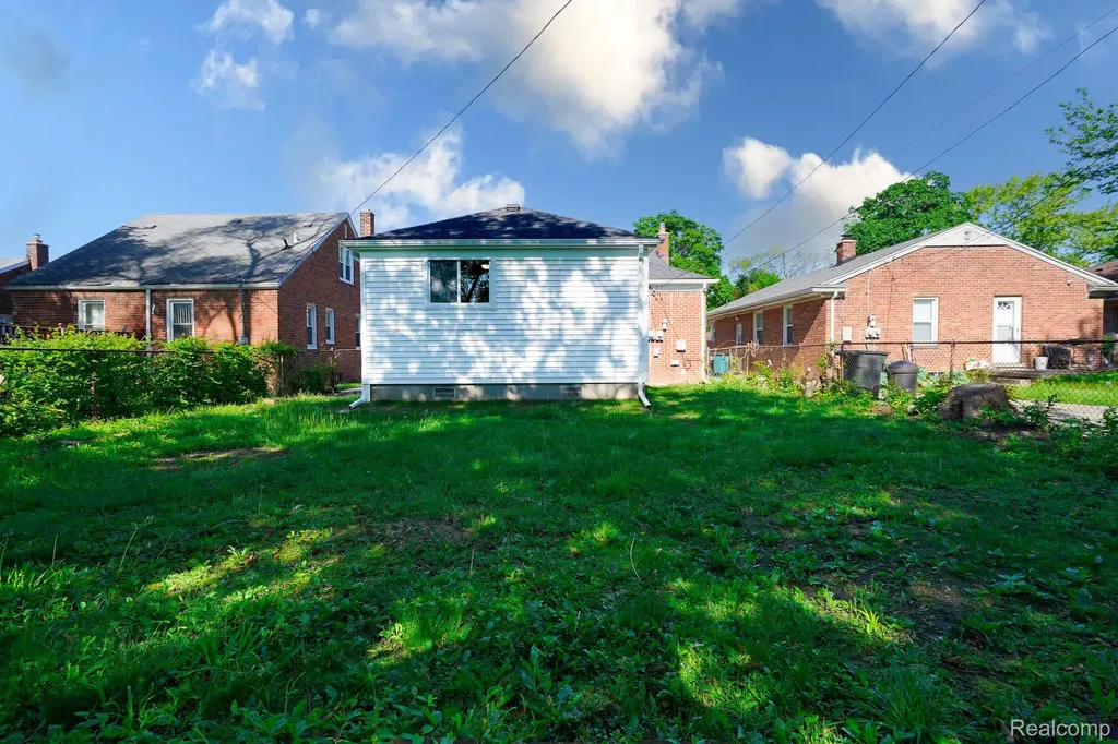 23610 Morton Street Oak Park City MI 48237