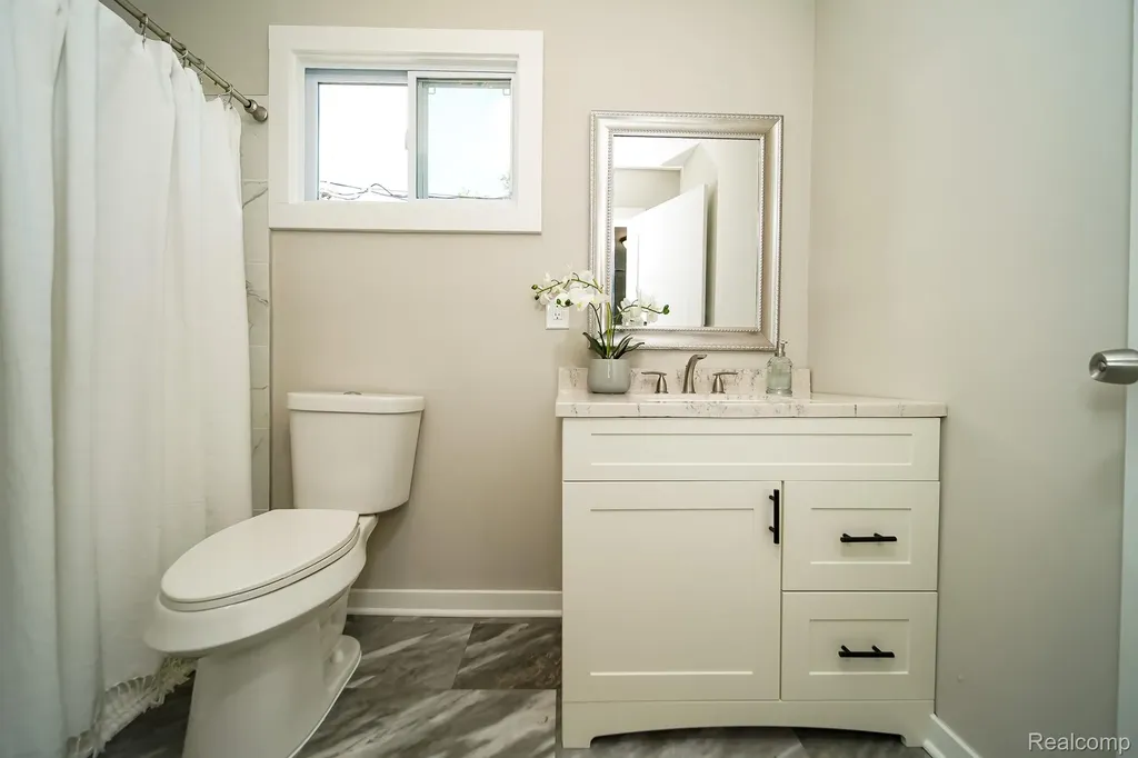 23610 Morton Street Oak Park City MI 48237