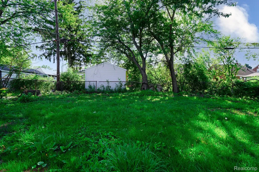 23610 Morton Street Oak Park City MI 48237