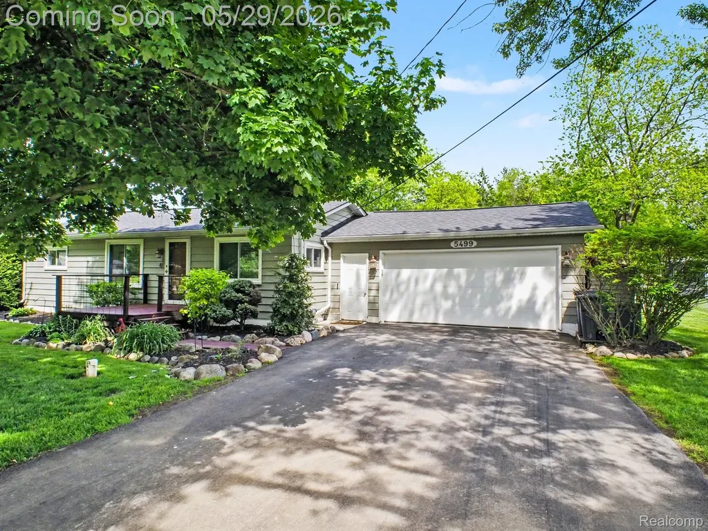 5499 Robin Drive Grand Blanc Charter Township MI 48439