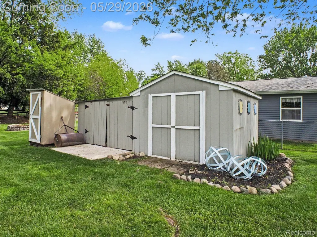 5499 Robin Drive Grand Blanc Charter Township MI 48439