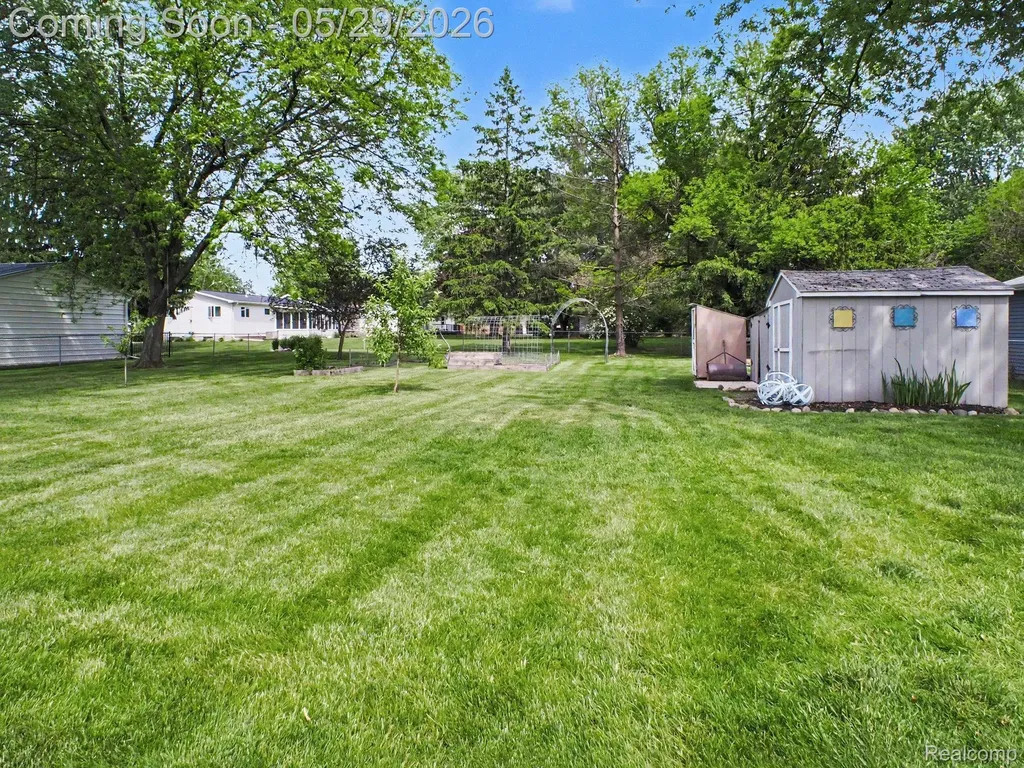 5499 Robin Drive Grand Blanc Charter Township MI 48439