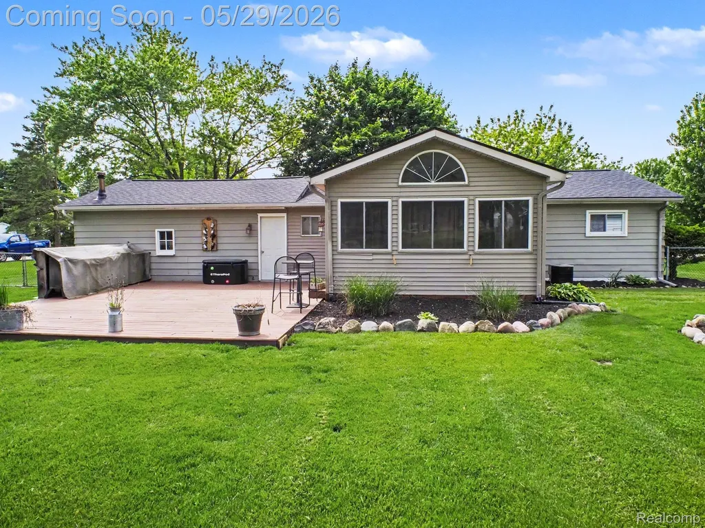 5499 Robin Drive Grand Blanc Charter Township MI 48439