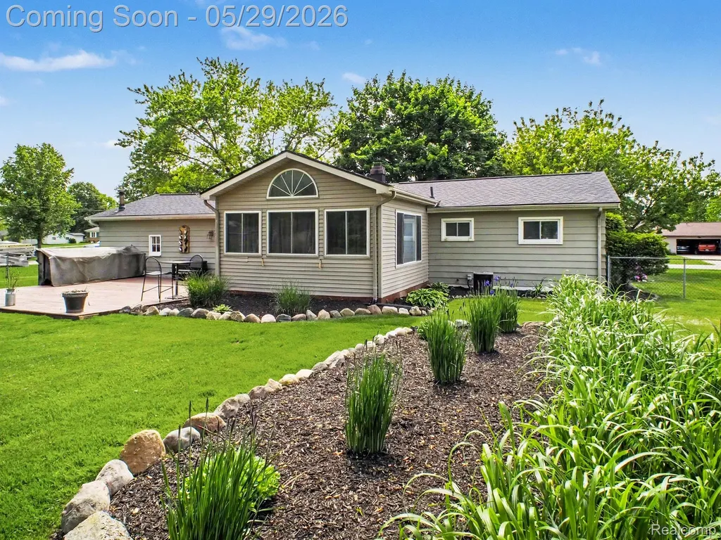 5499 Robin Drive Grand Blanc Charter Township MI 48439