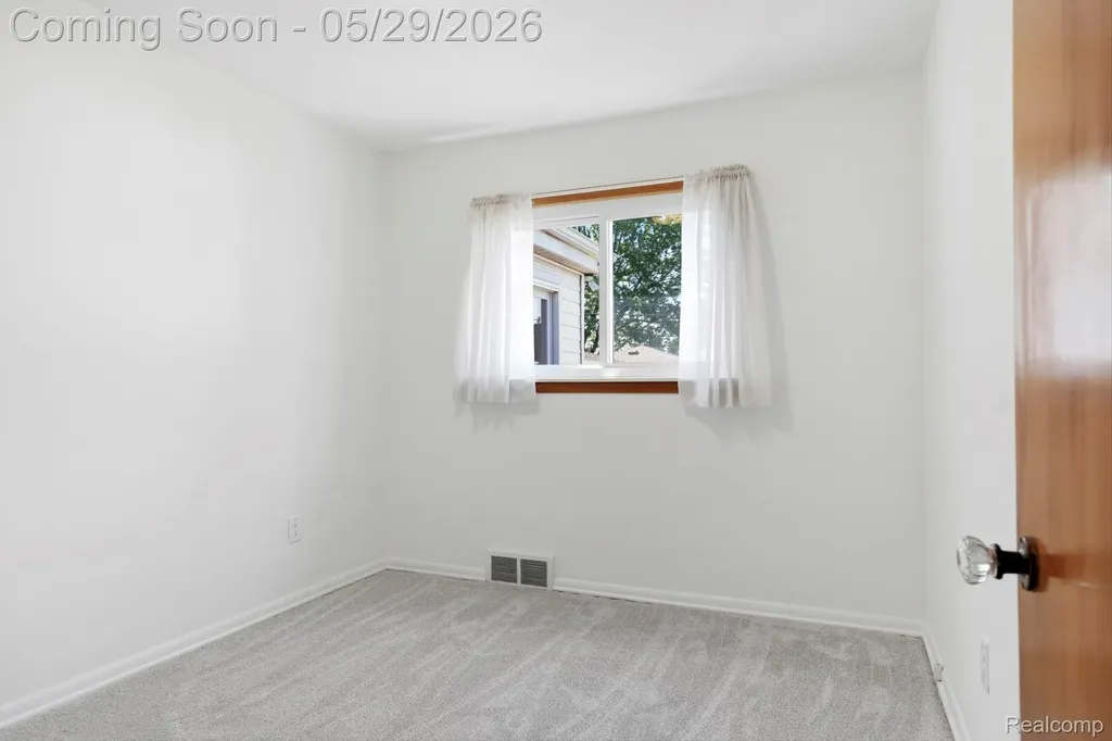 3327 N Lynn Court Trenton City MI 48183