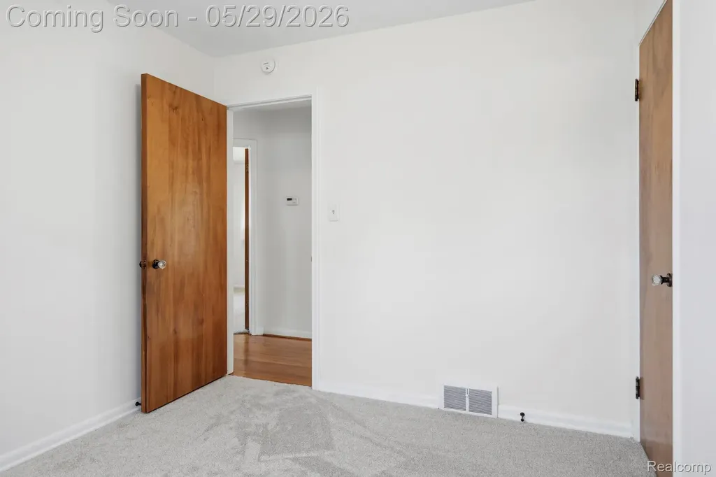 3327 N Lynn Court Trenton City MI 48183