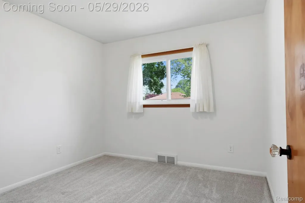 3327 N Lynn Court Trenton City MI 48183