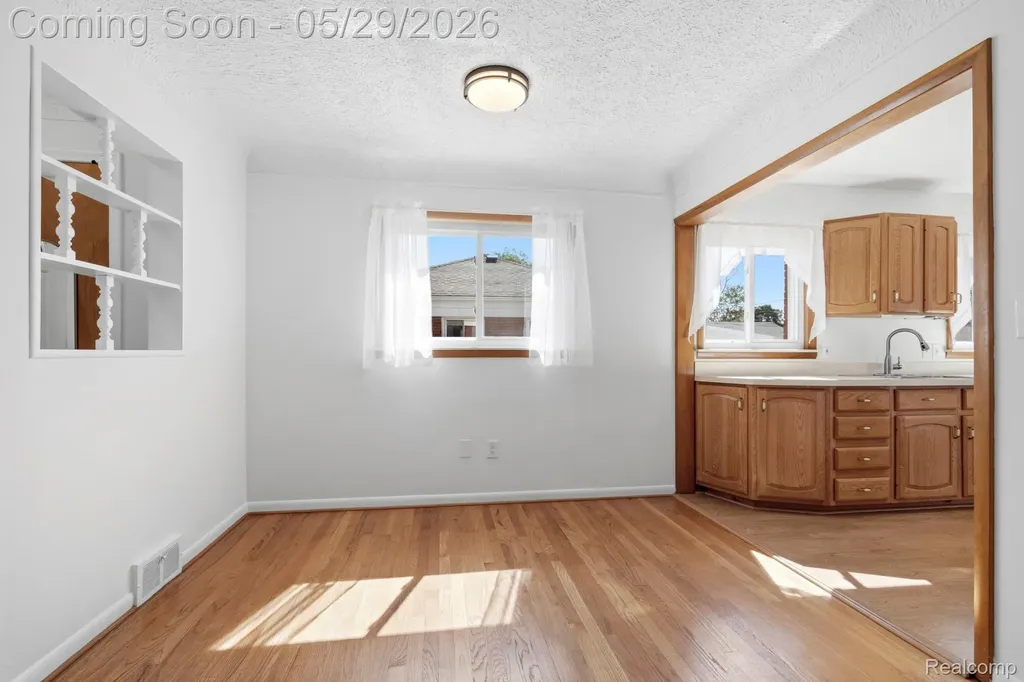 3327 N Lynn Court Trenton City MI 48183