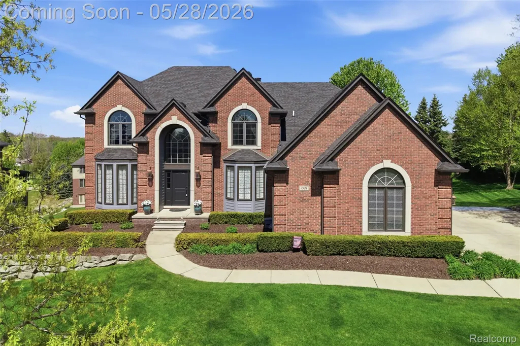 668 Springview Drive Rochester City MI 48307