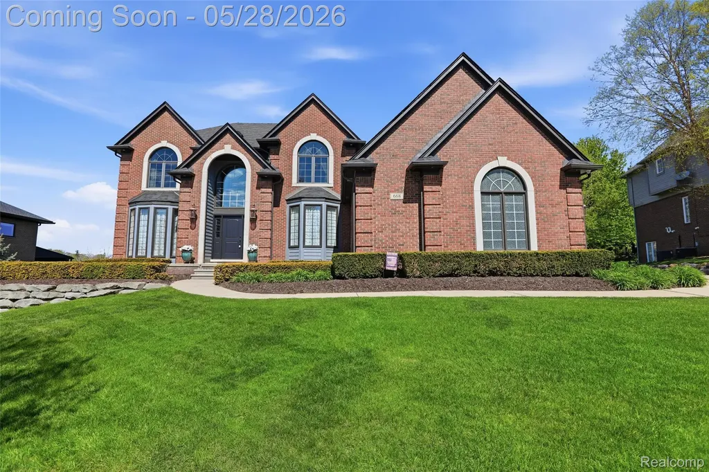 668 Springview Drive Rochester City MI 48307