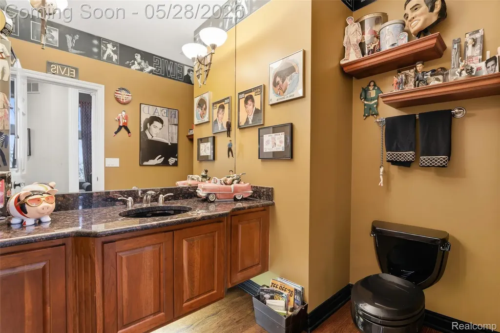 668 Springview Drive Rochester City MI 48307
