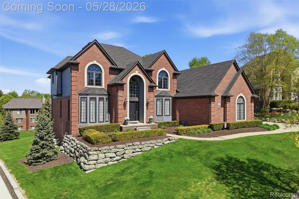 668 Springview Drive Rochester City MI 48307