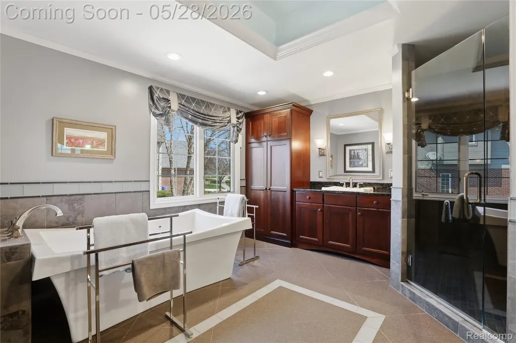 668 Springview Drive Rochester City MI 48307