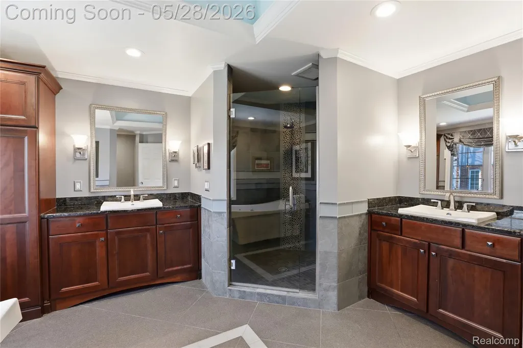 668 Springview Drive Rochester City MI 48307