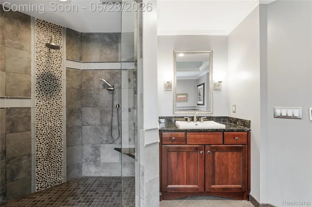 668 Springview Drive Rochester City MI 48307