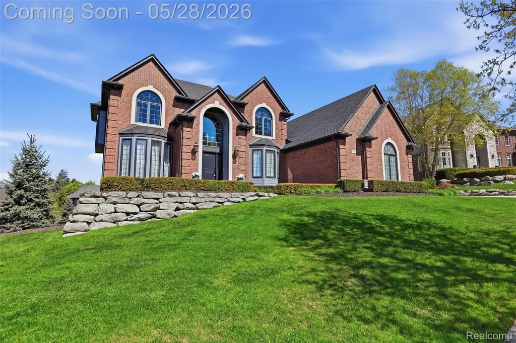 668 Springview Drive Rochester City MI 48307