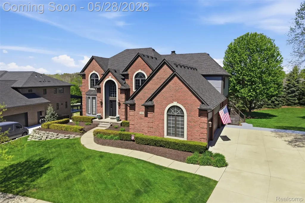 668 Springview Drive Rochester City MI 48307