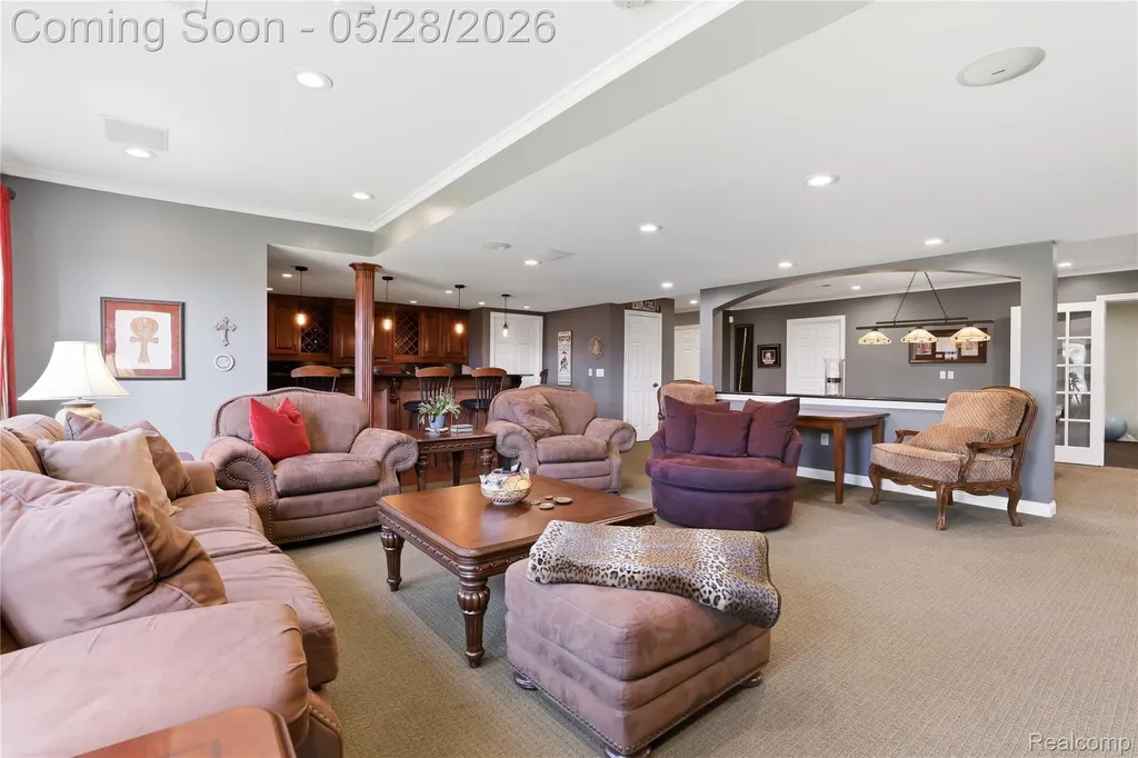 668 Springview Drive Rochester City MI 48307