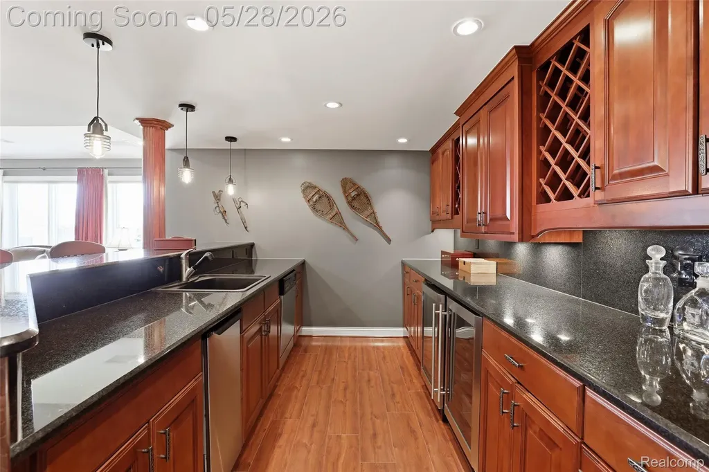 668 Springview Drive Rochester City MI 48307