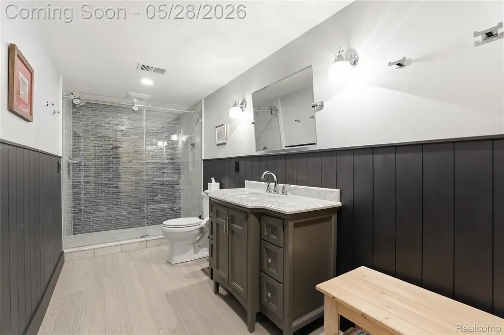 668 Springview Drive Rochester City MI 48307