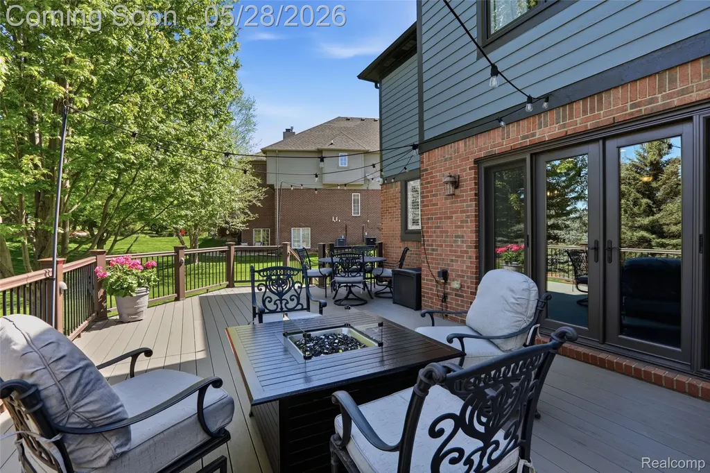 668 Springview Drive Rochester City MI 48307