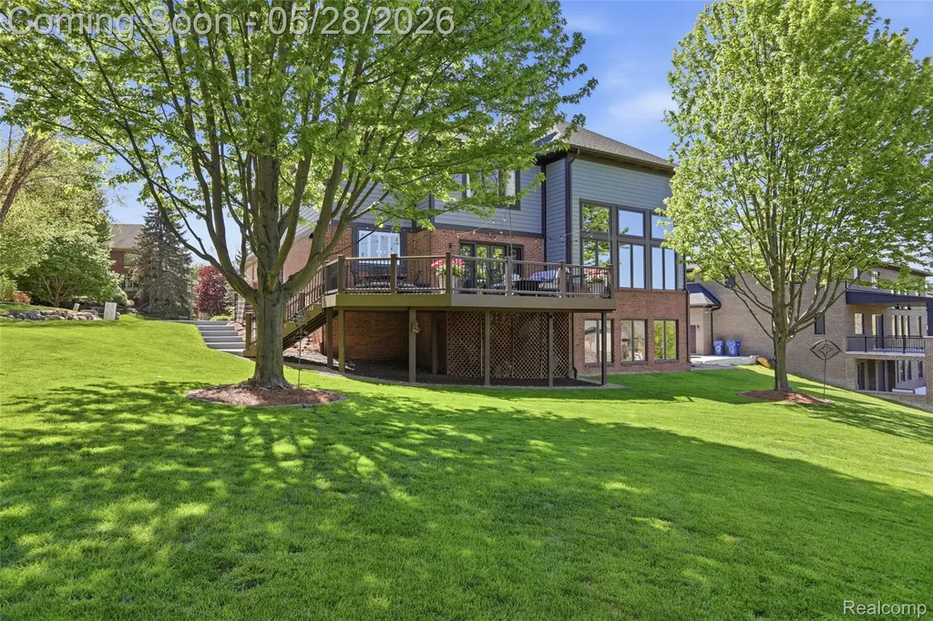 668 Springview Drive Rochester City MI 48307