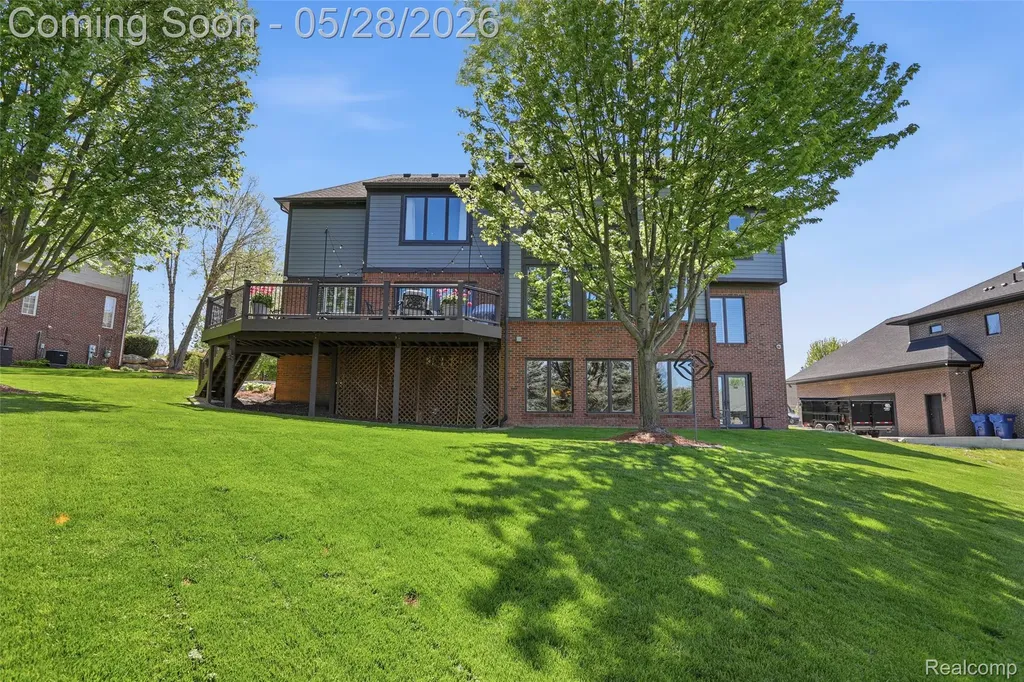 668 Springview Drive Rochester City MI 48307