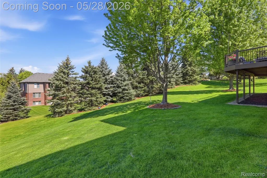 668 Springview Drive Rochester City MI 48307