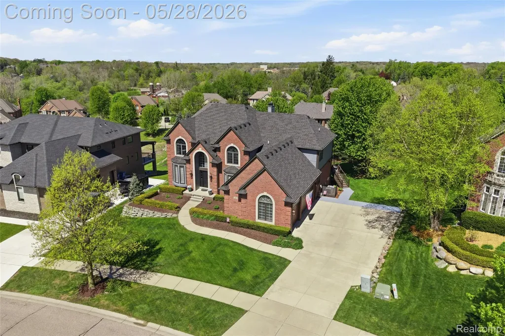 668 Springview Drive Rochester City MI 48307