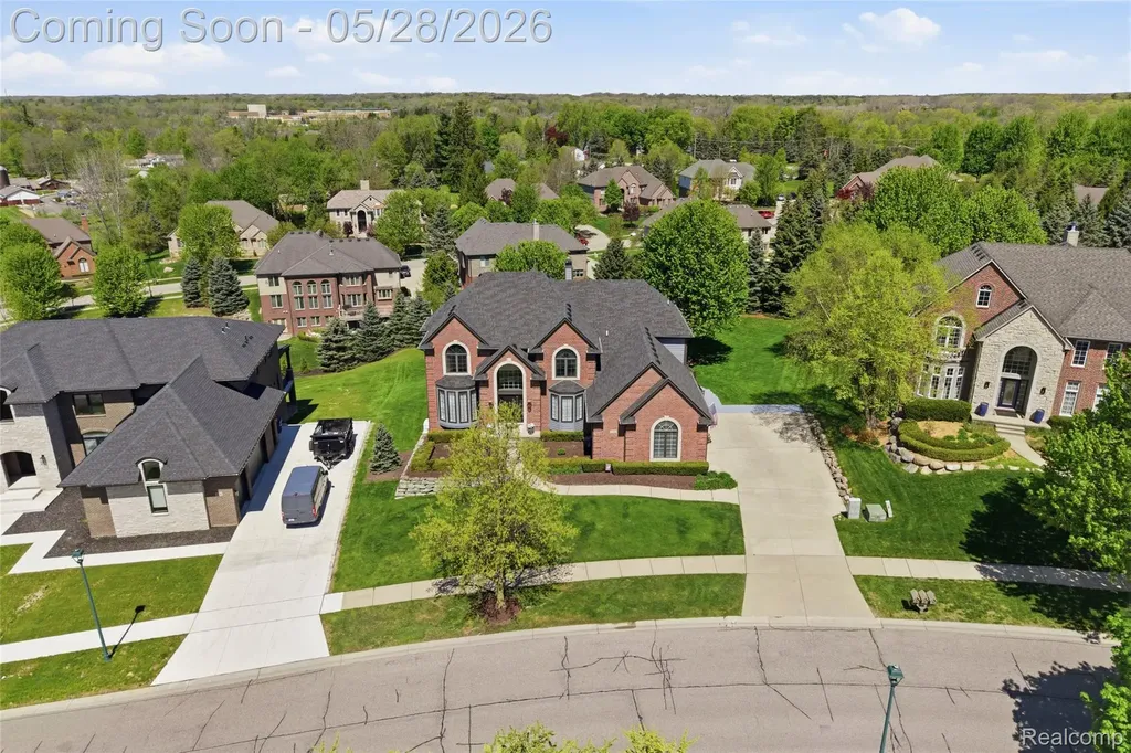 668 Springview Drive Rochester City MI 48307