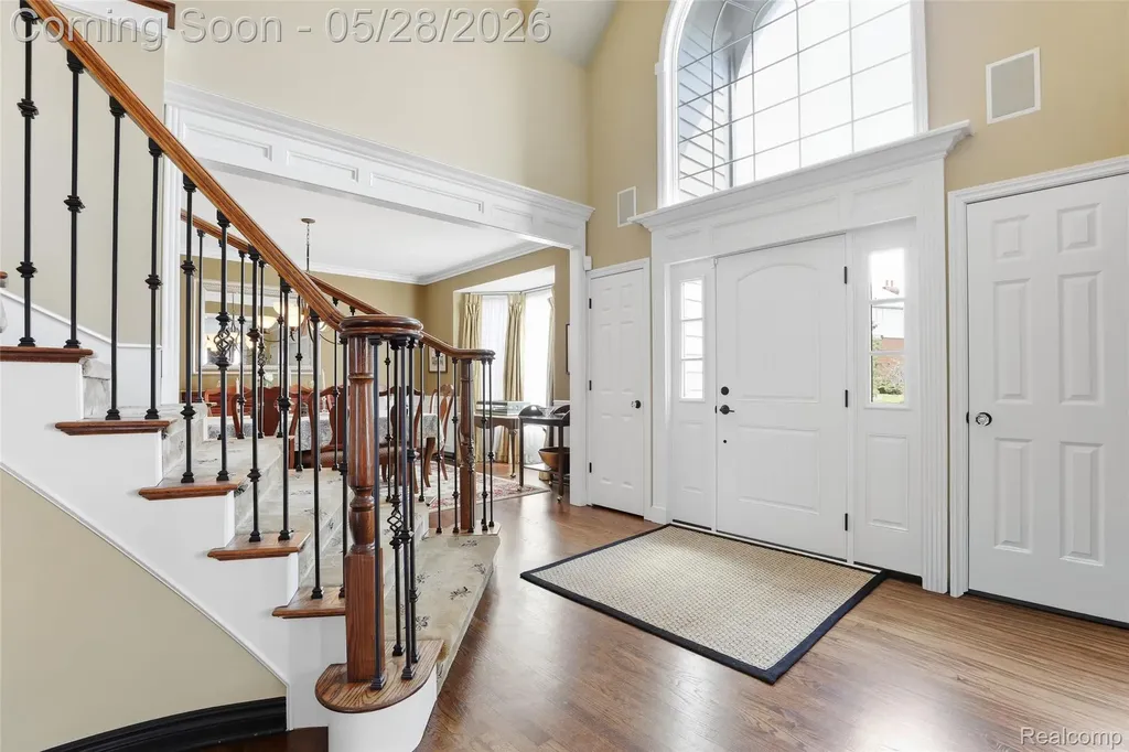 668 Springview Drive Rochester City MI 48307