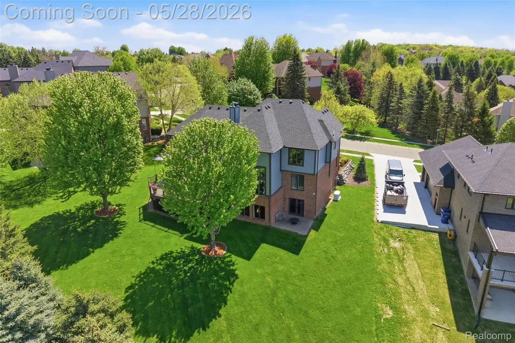 668 Springview Drive Rochester City MI 48307