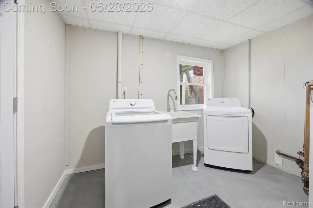 17128 Cicotte Avenue Allen Park City MI 48101