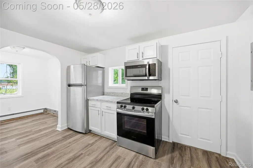 17128 Cicotte Avenue Allen Park City MI 48101