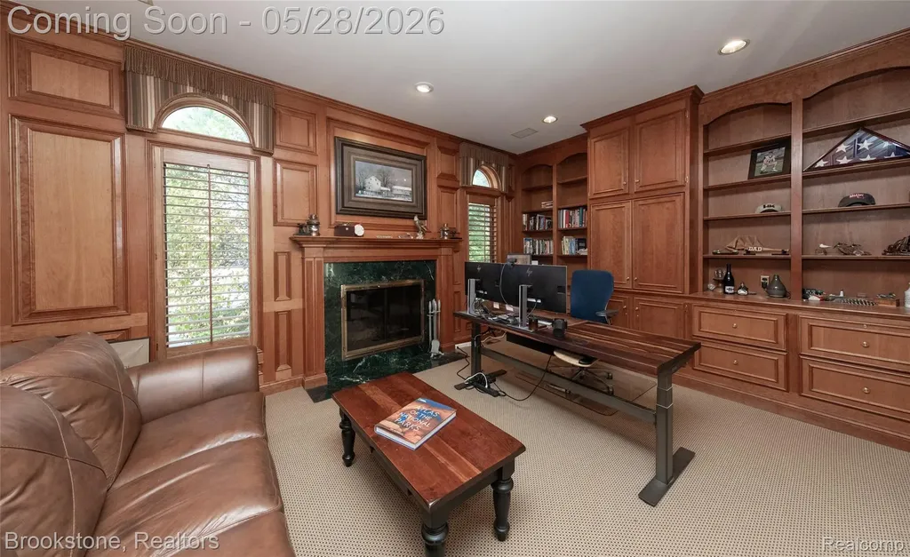 1494 Highpoint Oakland Charter Township MI 48306